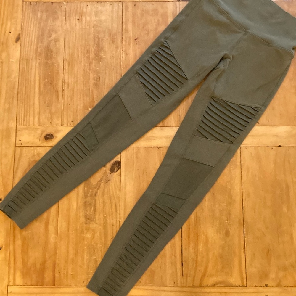 ALO Yoga High-Waisted Moto Leggings